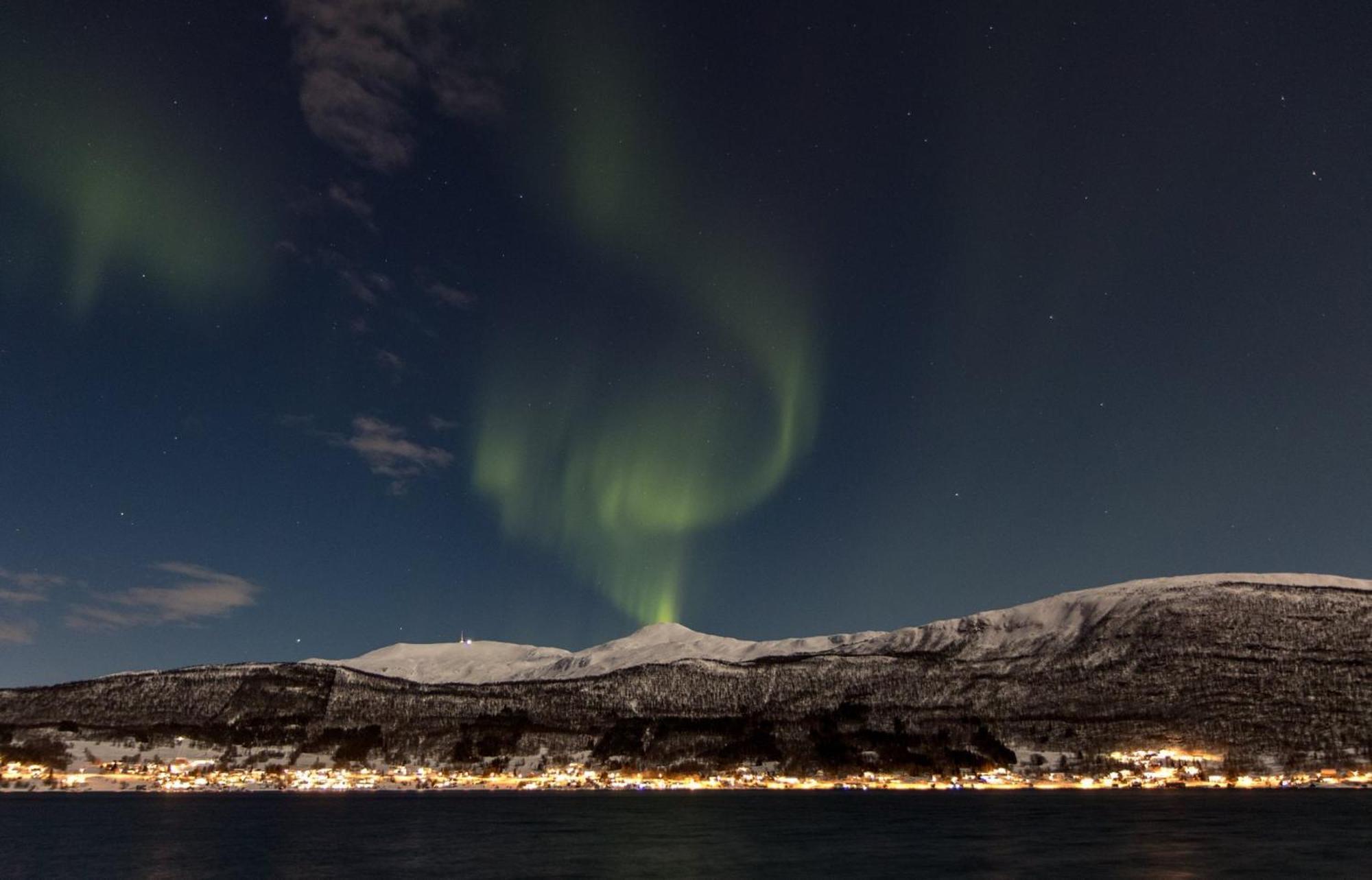 Апартаменты Veien Til Senja Финнснес Экстерьер фото
